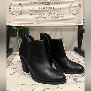 NWT Joie Kayden Leather Ankle Booties